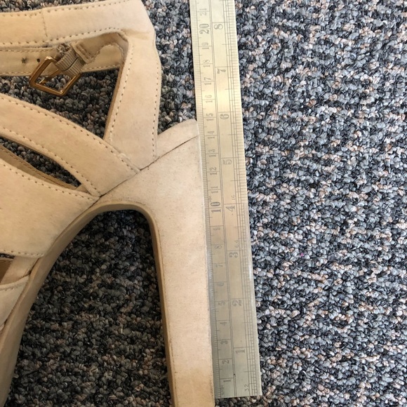 Nude platform 6” heels - Picture 3 of 3